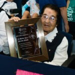 Reconocen a Madre Teresa Navarro Servín por su servicio en Colegios Sinaloa