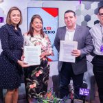 Vibra Radio y Laboratorios Delia Barraza  firman convenio para ayudar a los sinaloenses